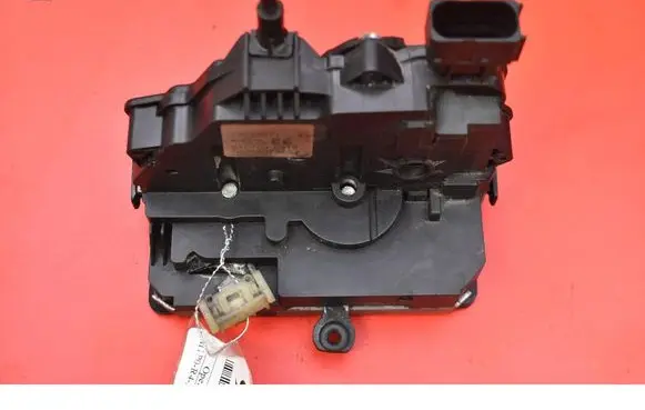 Opel Corsa D Front door lock 13258271EE