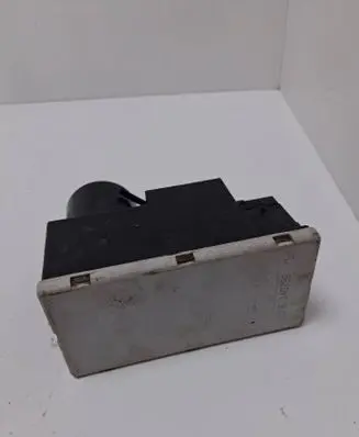 Audi A4 S4 B5 8D Central locking vacuum pump 8L0862257L 140798