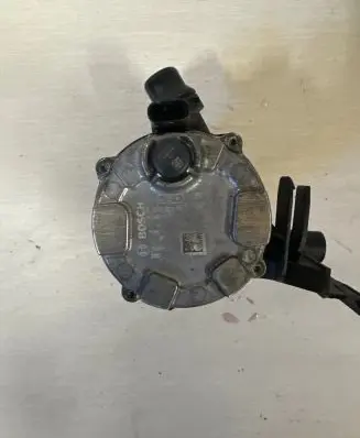 BMW 7 G11 G12 Electric auxiliary coolant/water pump 863823702