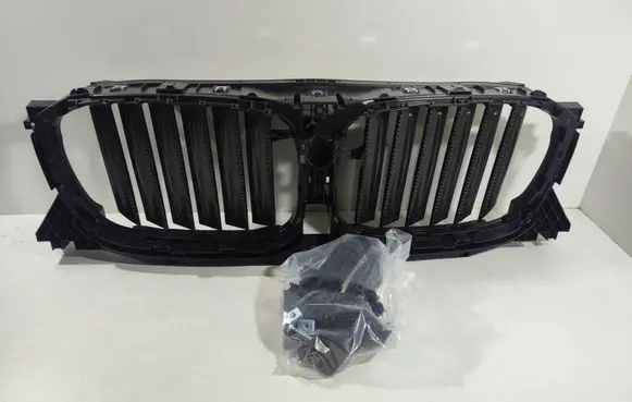 BMW X3 G01 Front bumper upper radiator grill 51137497227 7497227