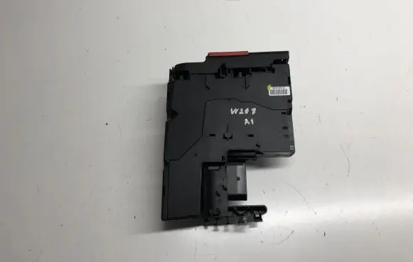 Mercedes-Benz E C207 W207 Fuse box set A2075400740