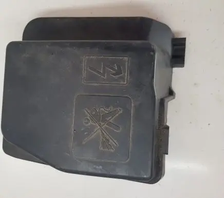Renault Captur Fuse box cover 243825499R