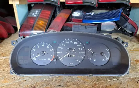 Mazda Xedos 6 Speedometer (instrument cluster) CA38C