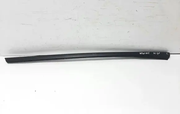 Volvo XC70 Windshield trim 30753552