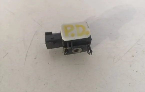 Hyundai Santa Fe Airbag deployment crash/impact sensor