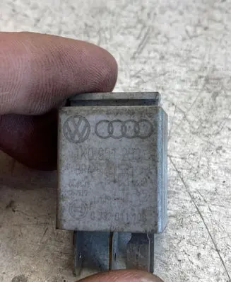 Volkswagen Golf V Other relay 1k0951253
