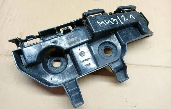 Volkswagen Polo VI Rear bumper mounting bracket 2G6807454A M186209