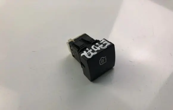 Citroen Berlingo Central locking switch button 96583098XT