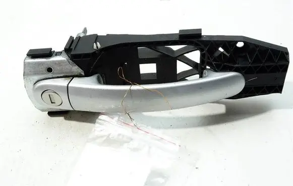 Volkswagen Jetta VI Front door exterior handle 