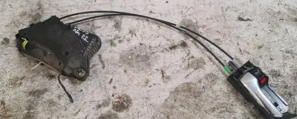 Toyota Prius (XW20) Front door lock