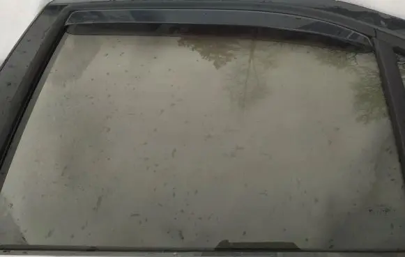KIA Sorento Rear door window glass