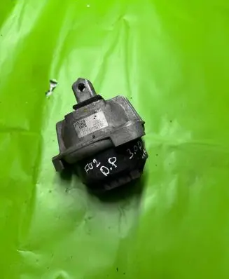 BMW 7 F01 F02 F03 F04 Engine mount bracket 6777381 57527810
