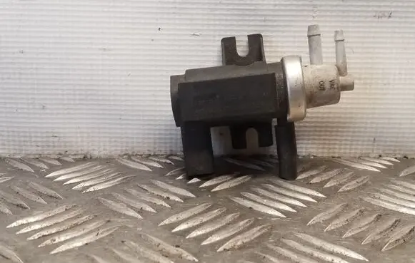 Volkswagen Golf IV Turbo solenoid valve 1J0906627A