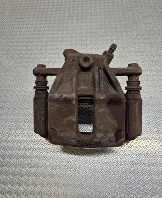 Nissan Note (E11) Front brake caliper 8863D