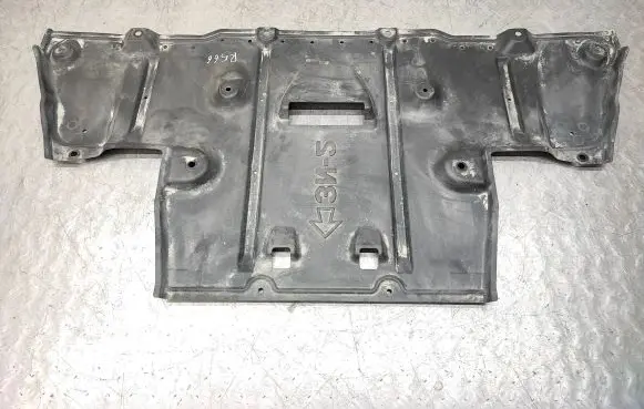 Center/middle under tray cover