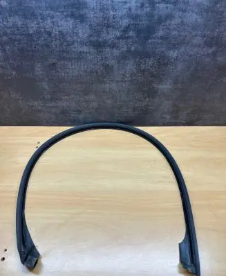 BMW 5 E60 E61 Rubber seal front door (on door) 7057507000
