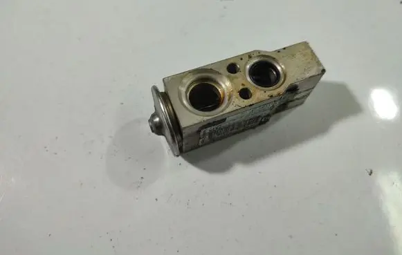 Peugeot 406 Air conditioning (A/C) expansion valve 657742E