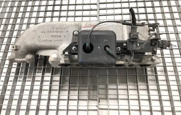 Opel Astra J Intake manifold 55565246