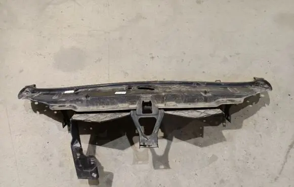 Renault Laguna II Radiator support slam panel 