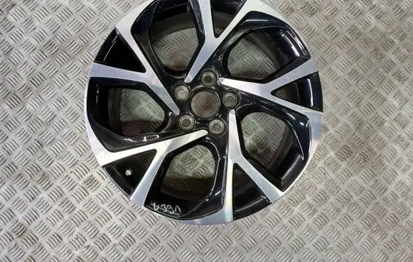 Toyota Yaris Cross R18 alloy rim 