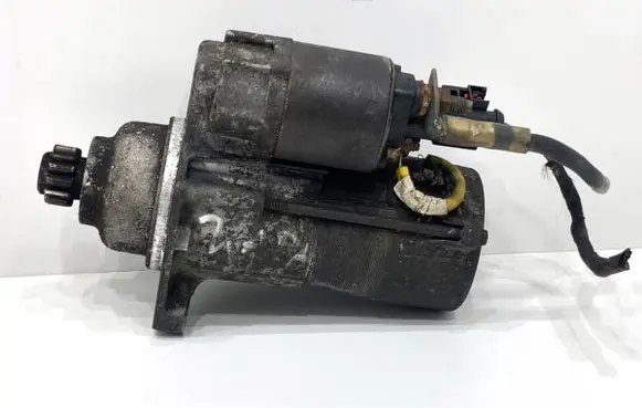 Volkswagen PASSAT B7 Starter motor 