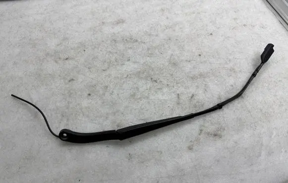 Tesla Model Y Front wiper blade arm 150705100A