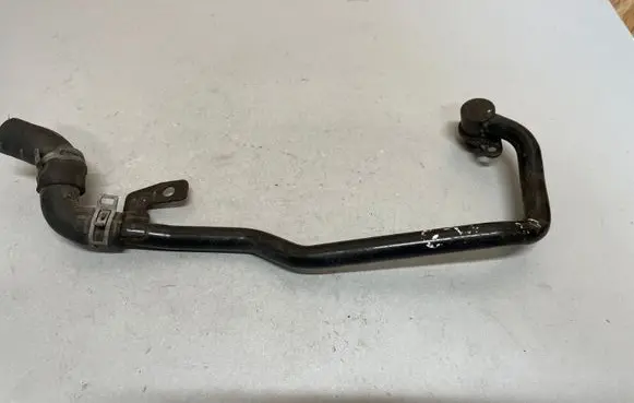 Volkswagen PASSAT B8 Engine coolant pipe/hose 04L121065AJ