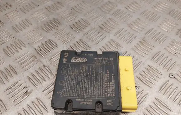 Audi A3 S3 8V Airbag control unit/module 5Q0959655J