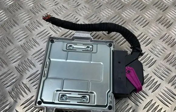 Audi TT TTS Mk2 Sound amplifier 8J0035223F