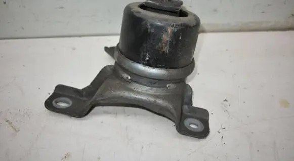 Volvo V70 Engine mount bracket 30636633