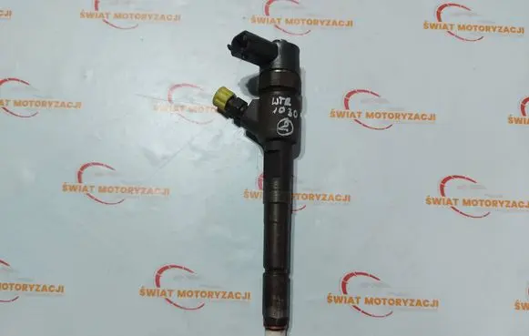 Opel Corsa D Fuel injector 0445110326