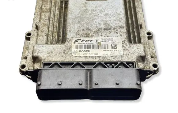 Iveco Daily 6th gen Engine control unit/module 5801919281 10R057789 0281032557
