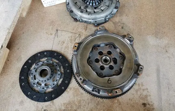 Nissan NV400 Dual mass flywheel 