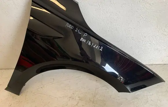 Volkswagen Polo VI Fender 