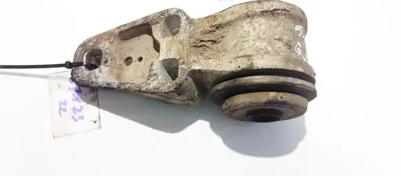 Volkswagen PASSAT B5 Rear axle beam mounts housing 8e0501522l 8e0501521l