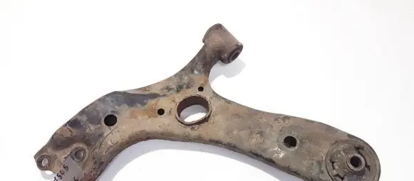 Toyota Verso Front lower control arm/wishbone