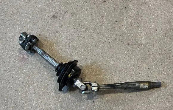 Ford Mustang VI Steering column universal joint GR3C3E751BE