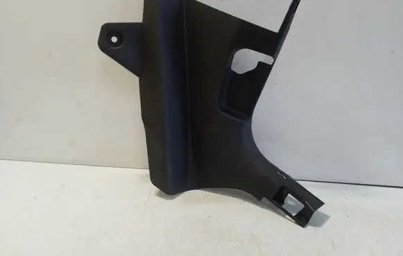 Foot area side trim