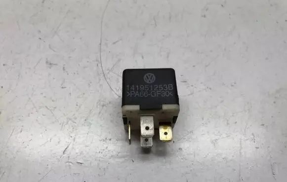 Volkswagen PASSAT B6 Other relay 141951253B