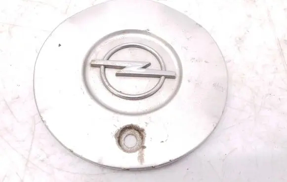 Opel Omega B1 Original wheel cap 90575775 90575774