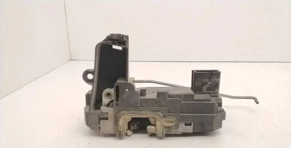 Opel Zafira B Rear door lock 41442091