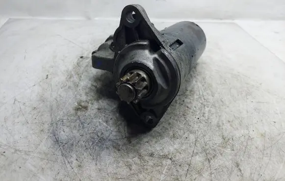 Volkswagen Touran I Starter motor 1005831332