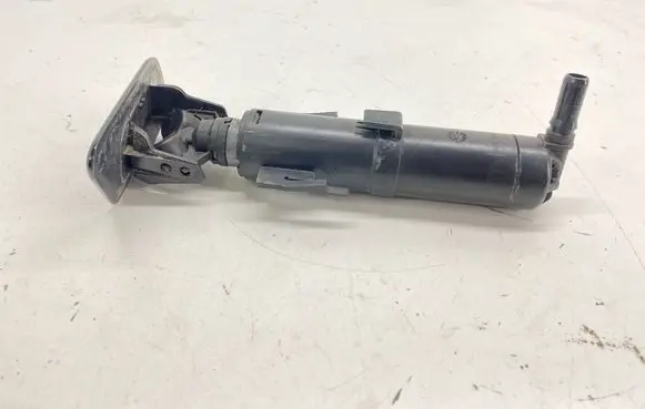 BMW X3 F25 Headlight washer spray nozzle 7251640 61677251640