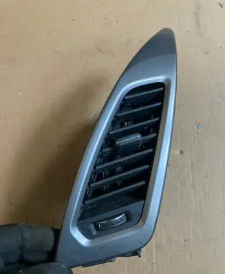 SsangYong Korando Dash center air vent grill 6962M34400