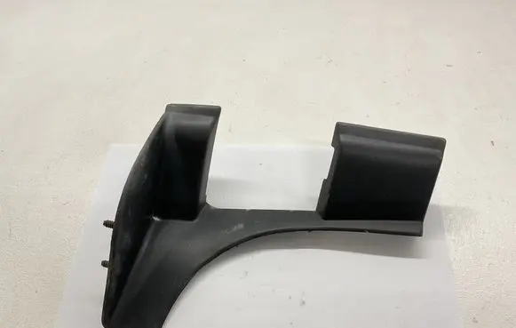 Volkswagen Touareg I Other trunk/boot trim element 7L6867437F