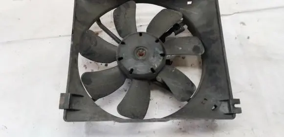 Mazda 626 Radiator cooling fan shroud