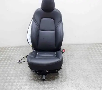 Tesla Model Y Front passenger seat 145694300E