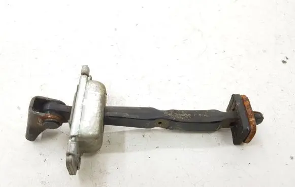 KIA Carens II Rear door check strap stopper