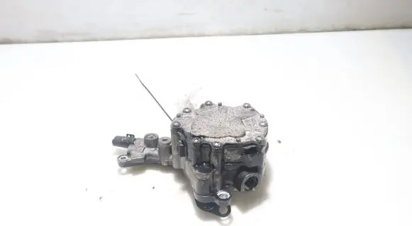 Volkswagen Golf V Vacuum pump