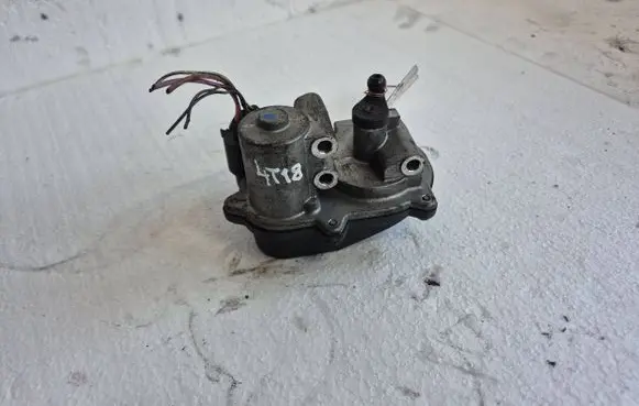 Audi A4 S4 B7 8E 8H Intake manifold valve actuator/motor 06F133482B